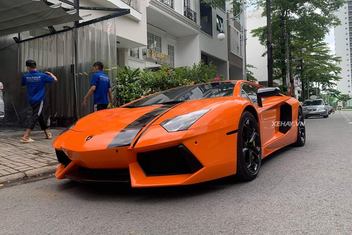 Sieu xe Lamborghini Aventador mau cam noi bat tai Sai Gon-Hinh-6