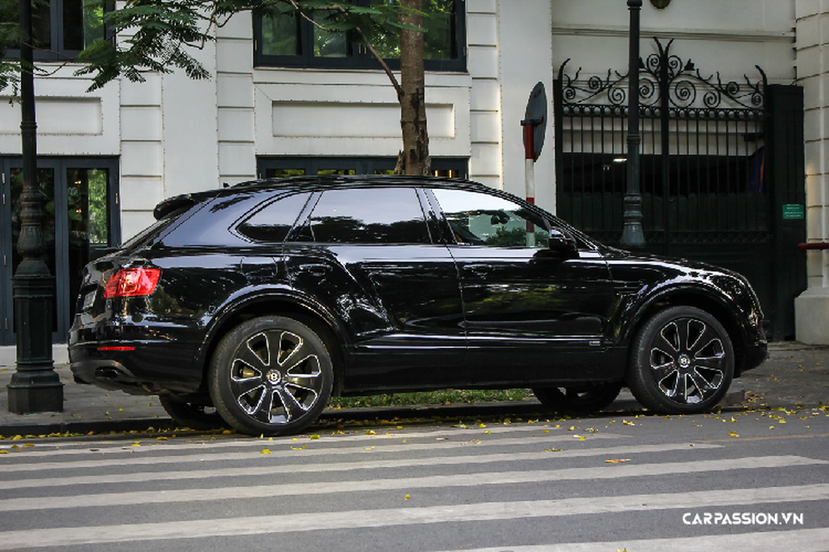 Bentley Bentayga Design Series gan 20 ty cua dai gia Ha Noi-Hinh-2