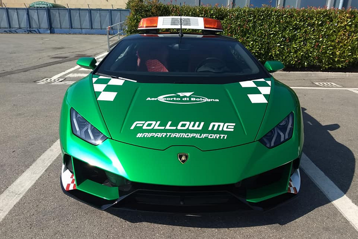 Sieu xe Lamborghini Huracan EVO dan duong tai san bay Bologna-Hinh-7