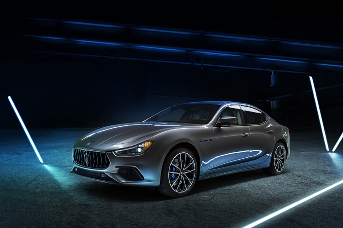 Maserati ra mat xe lai Ghibli Hybrid 2021 dau tien trong lich su-Hinh-2