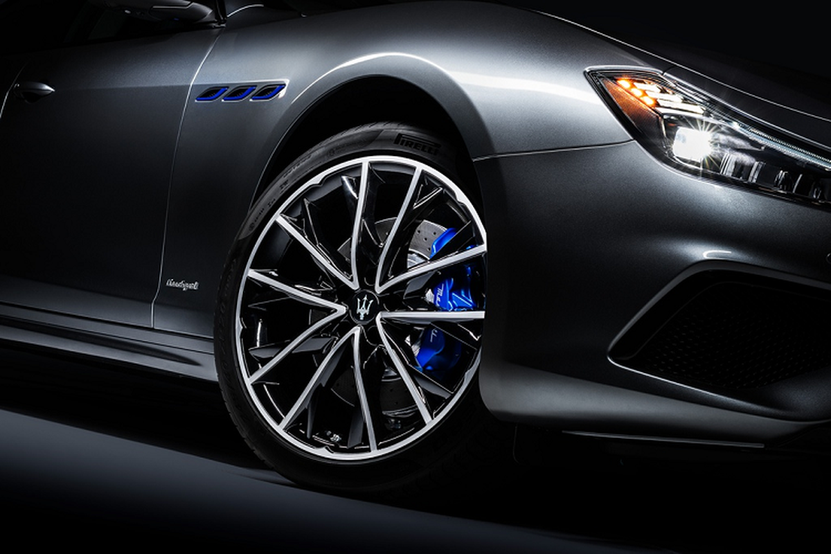 Maserati ra mat xe lai Ghibli Hybrid 2021 dau tien trong lich su-Hinh-5