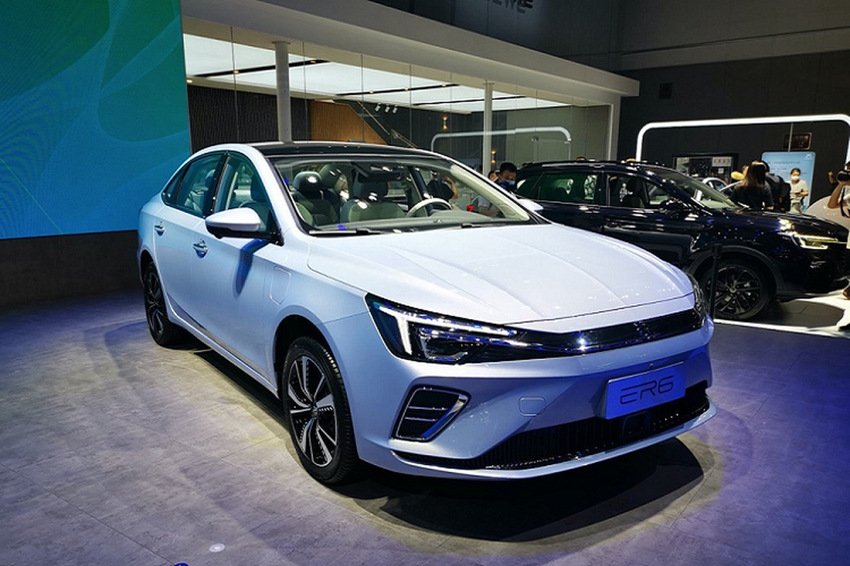 Roewe ER6 - xe dien chay 600 km/lan xac tu 530 trieu dong