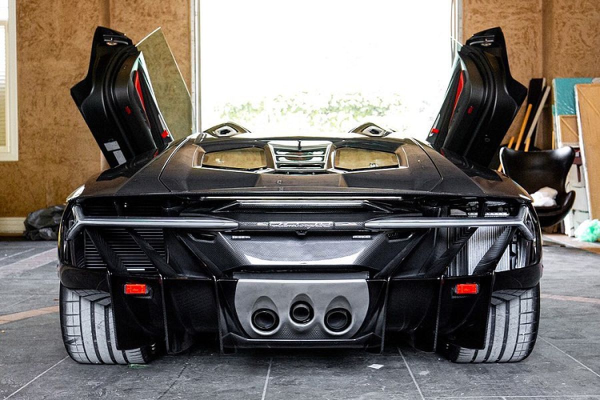 Sieu xe Lamborghini Centenario Roadster rao ban 62,3 ty dong-Hinh-4