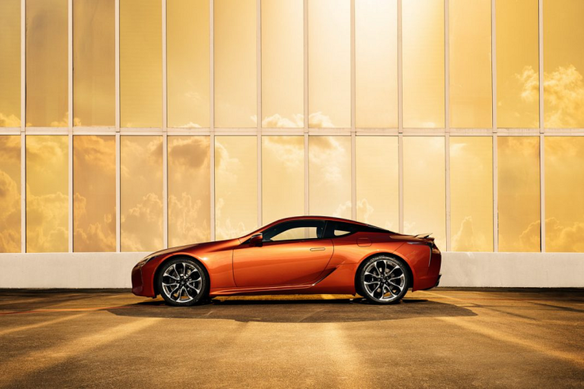 Lexus LC 500 2021 moi them mau cam anh kim Blazing Carnelian-Hinh-8