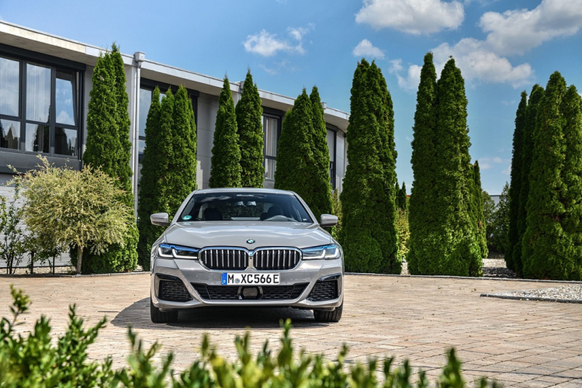 BMW 545e xDrive 2021 G30 - mau hybrid nhanh nhat-Hinh-2