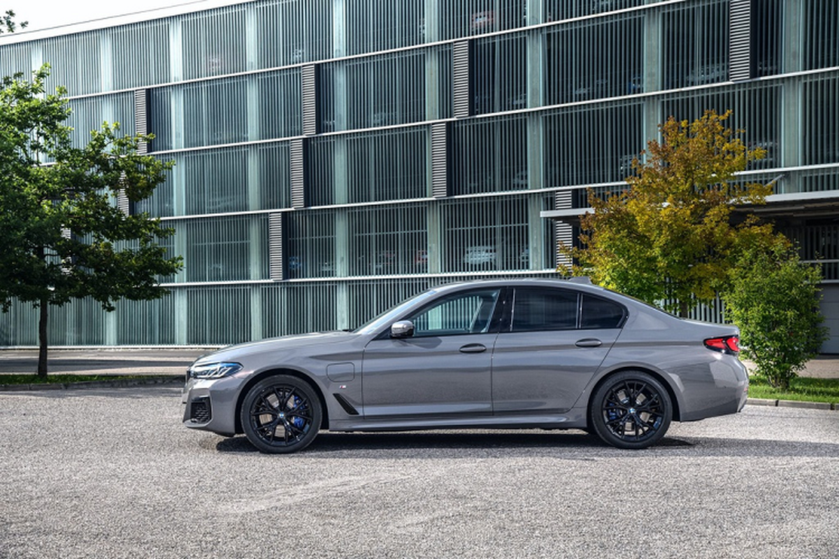 BMW 545e xDrive 2021 G30 - mau hybrid nhanh nhat-Hinh-4