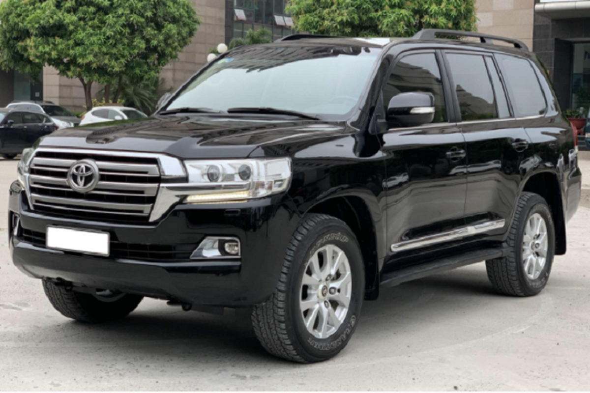 Toyota Land Cruiser chay 5 nam, ban van “lai” gan 200 trieu