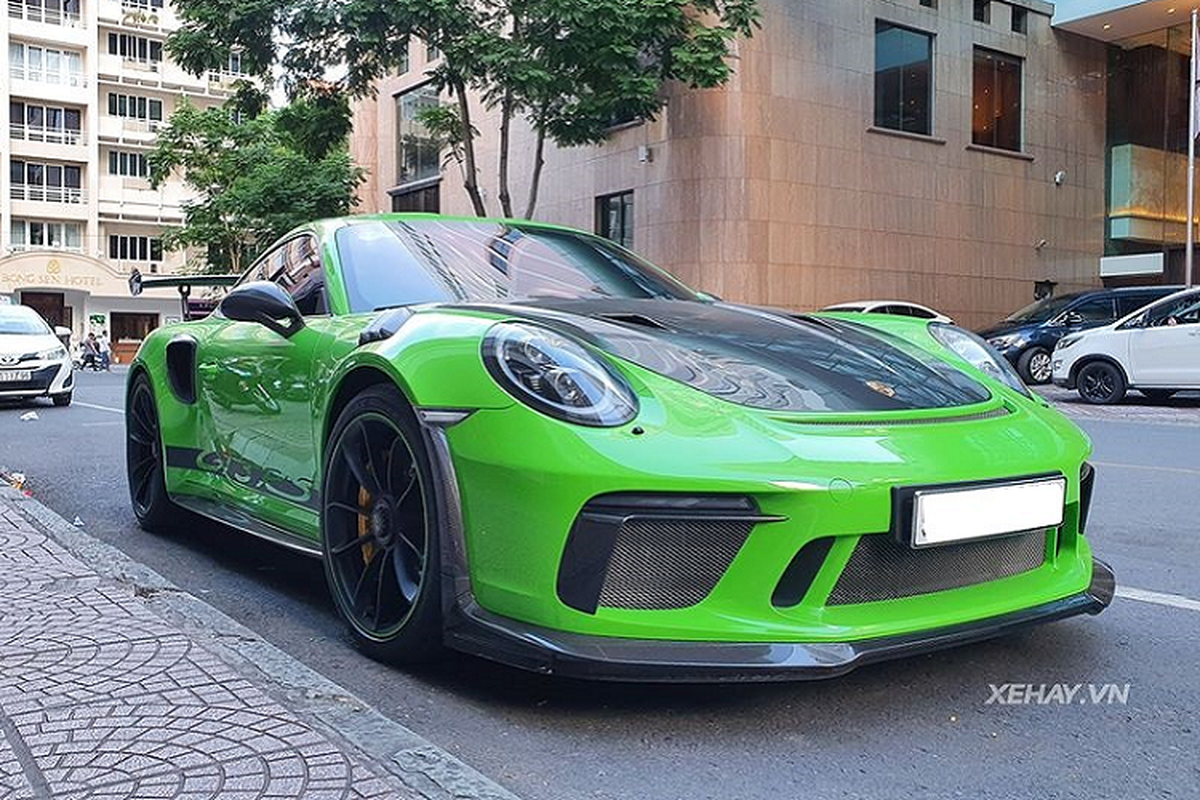 Porsche 911 GT3 RS so huu mau son gan 250 trieu o Sai Gon