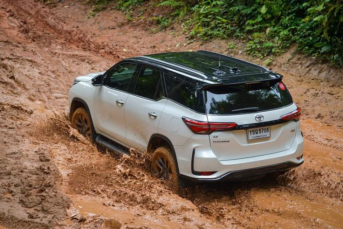 Toyota Fortuner 2021 dong co diesel 2.8L se ban tai Viet Nam?-Hinh-4