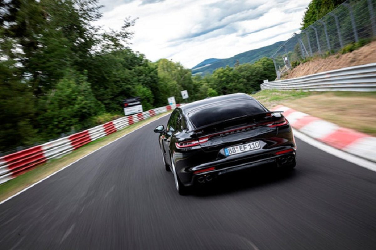 Porsche Panamera Turbo 2021 lap ky luc moi tai Nurburgring-Hinh-6