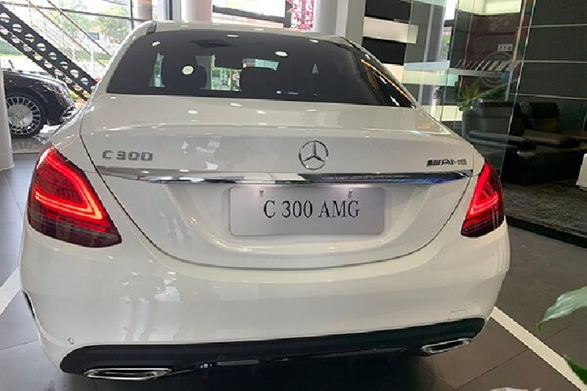 Cuu thanh vien HKT tau Mercedes-Benz C300 gan 2 ty dong-Hinh-6