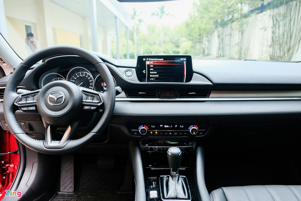 Mazda6 2.0L Premium 2020, doi thu Toyota Camry tai Viet Nam-Hinh-9