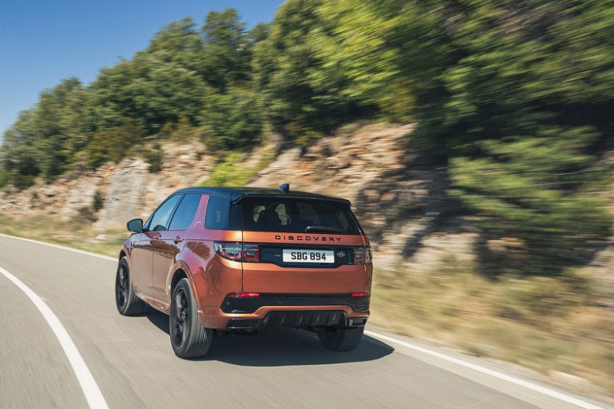 Ra mat Land Rover Discovery Sport 2021 tu 975 trieu dong-Hinh-9