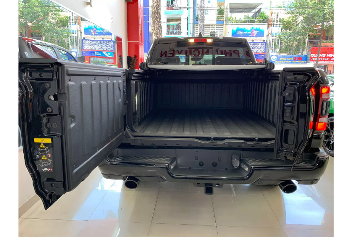 Can canh RAM 1500 Limited Black Edition hon 4,5 ty tai Viet Nam-Hinh-6