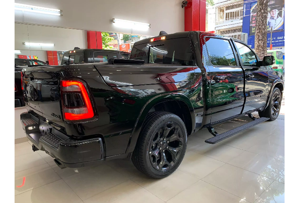 Can canh RAM 1500 Limited Black Edition hon 4,5 ty tai Viet Nam-Hinh-9