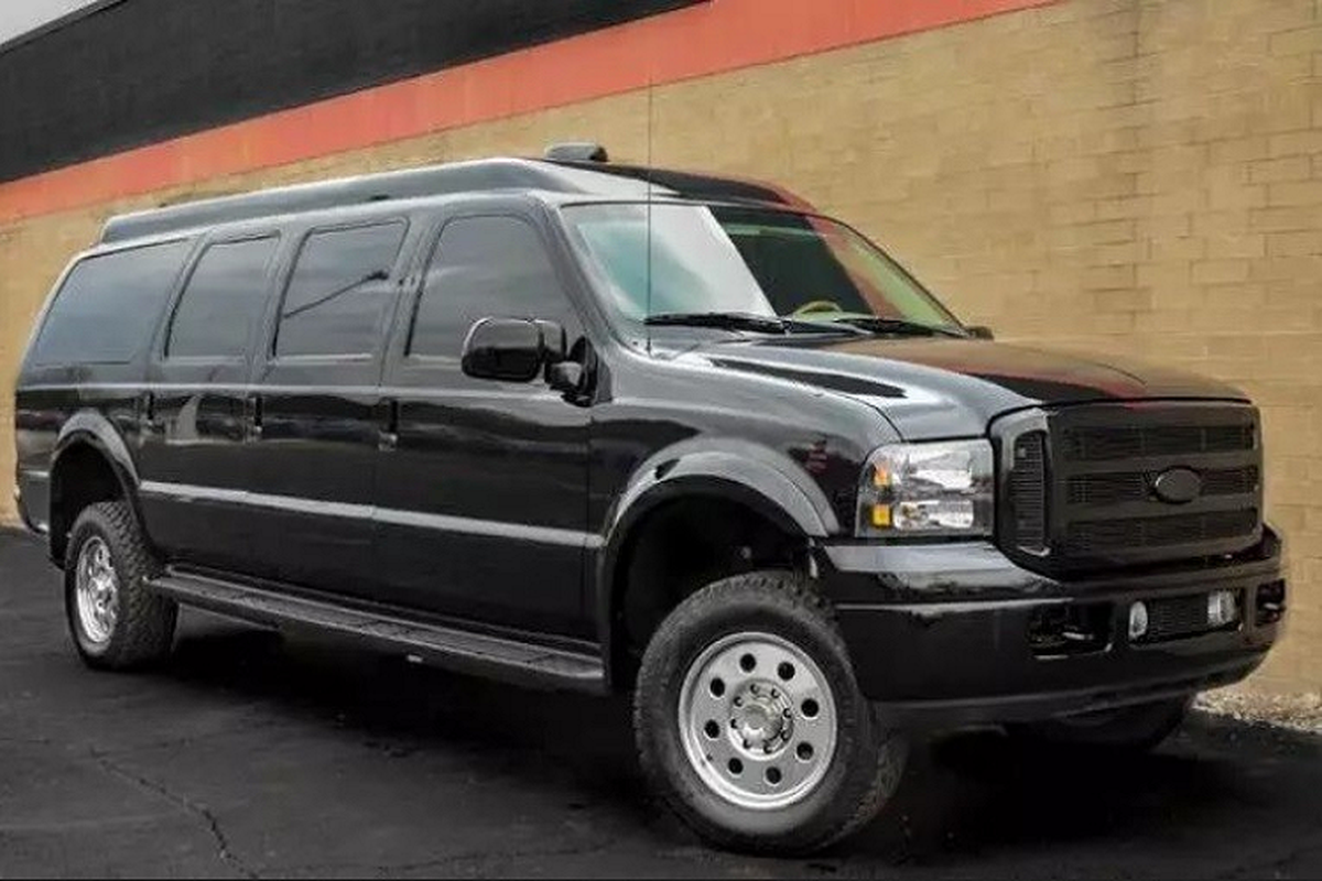 Ford Excursion chong dan cua Quoc vuong Jordan chi 1,95 ty dong-Hinh-3