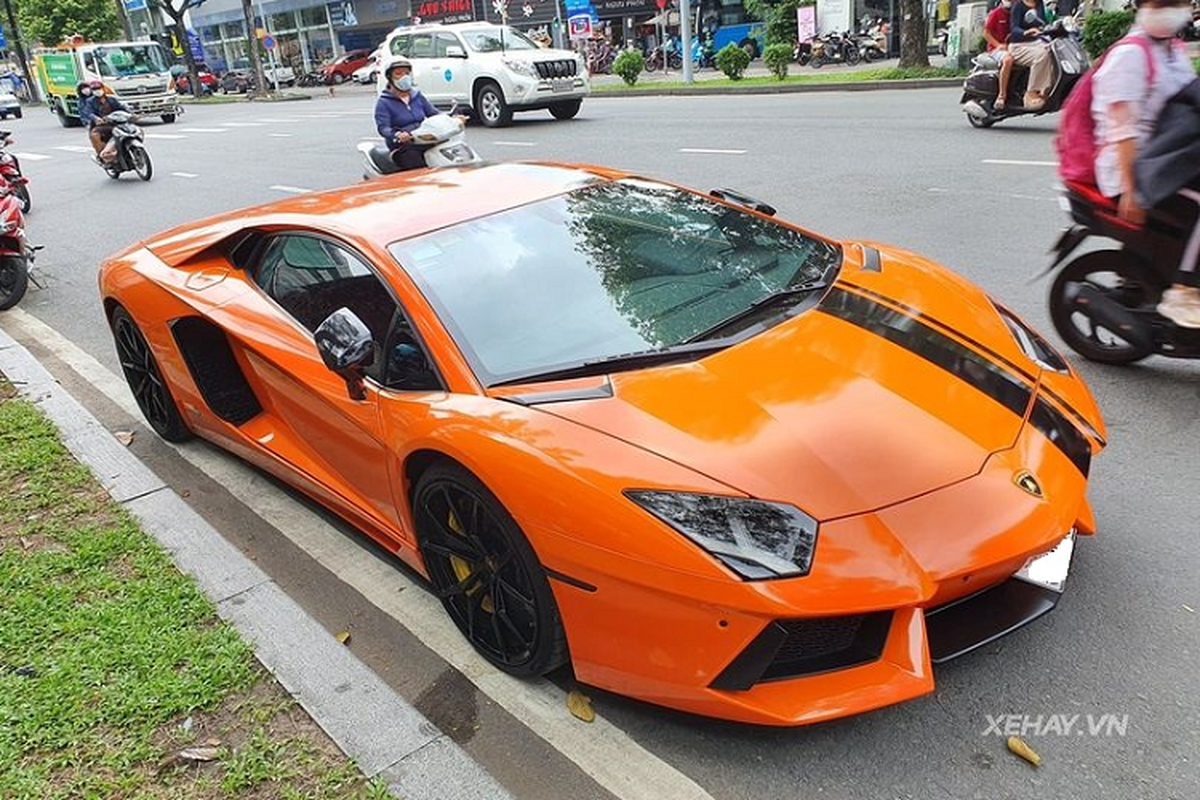 Ngam sieu xe Lamborghini Aventador LP700-4 do khung o Sai Gon-Hinh-3