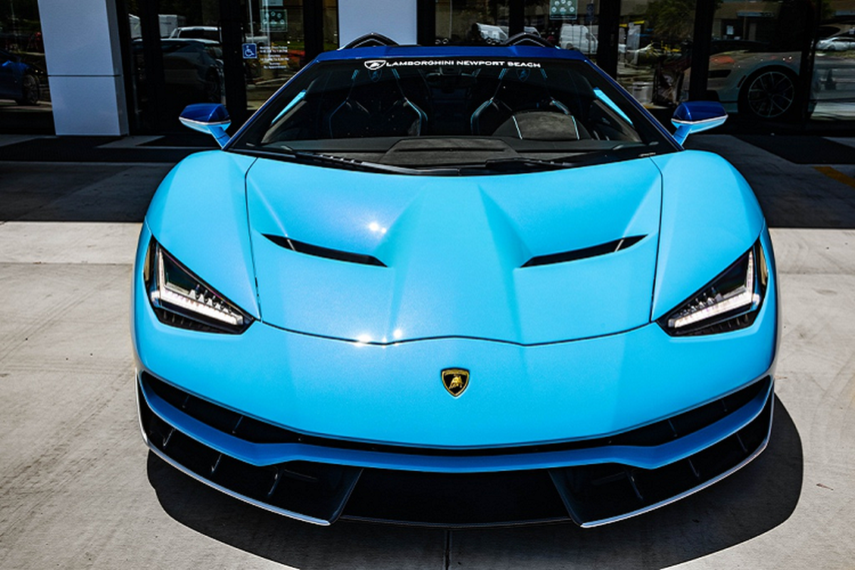 Lamborghini Centenario mui tran cu, thet gia 2,6 trieu USD-Hinh-3