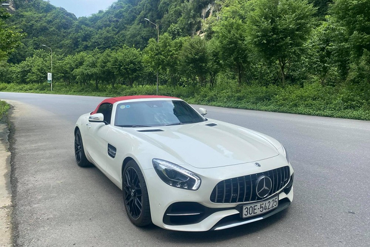 Mercedes-AMG GT Roadster hon 10 ty ve tay dai gia Sai Gon