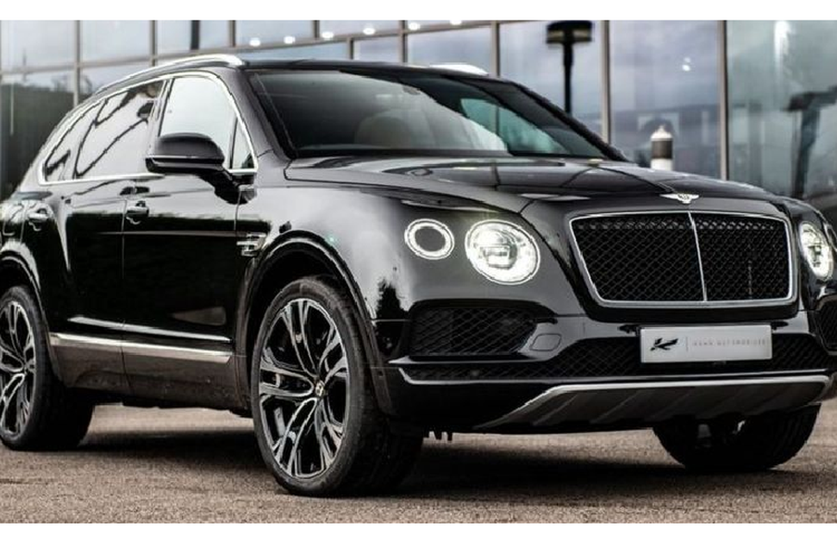 Bentley Bentayga V8 cu “qua tay” Project Kahn van dep hut hon