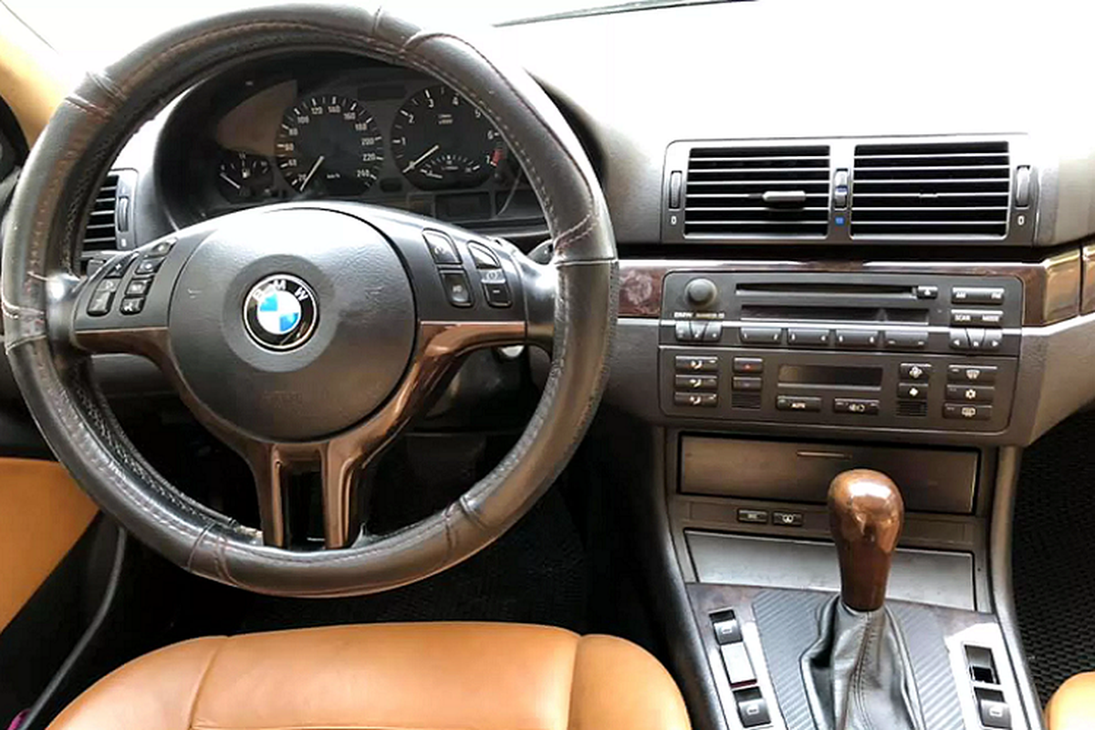 Details of the BMW 3 Series costing more than 100 million VND in Sai Gon-Hinh-6