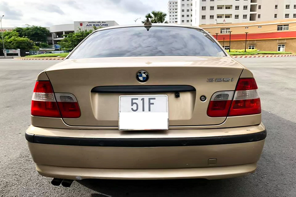 Details BMW 3 Series costs more than 100 million in Sai Gon-Hinh-8