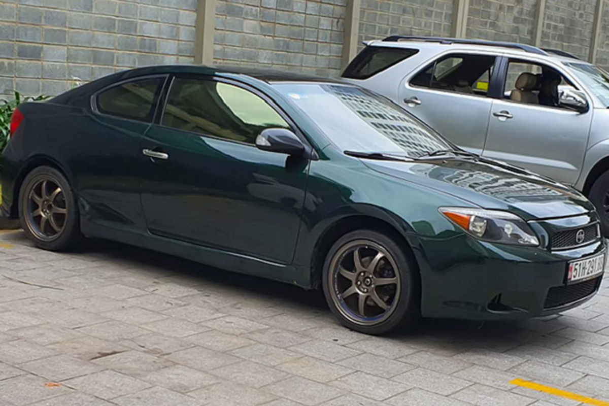 Can canh Scion tC Coupe 