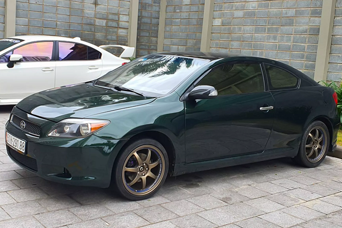 Can canh Scion tC Coupe 