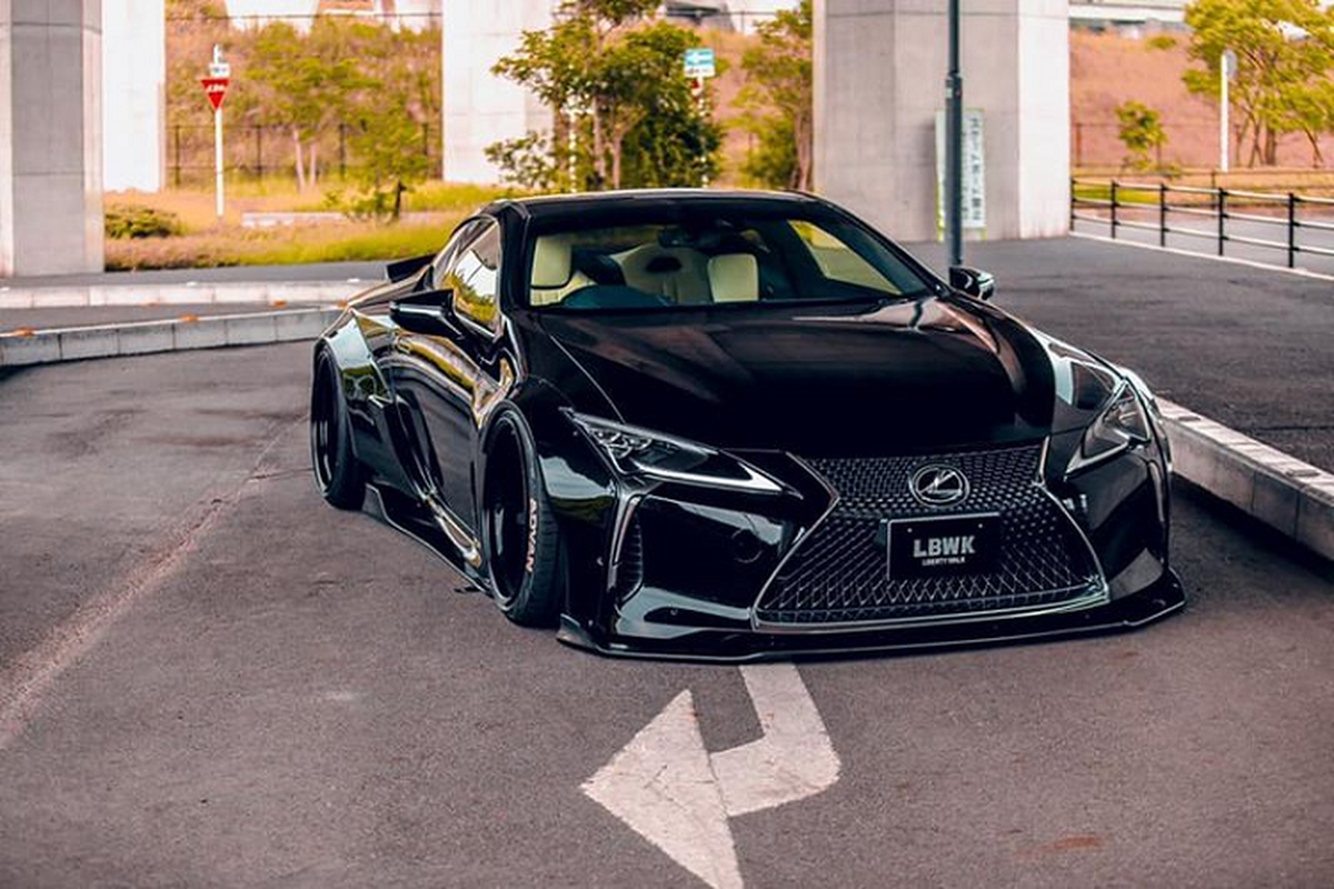 Lexus LC500 gay soc voi goi do Liberty Walk “let dat”