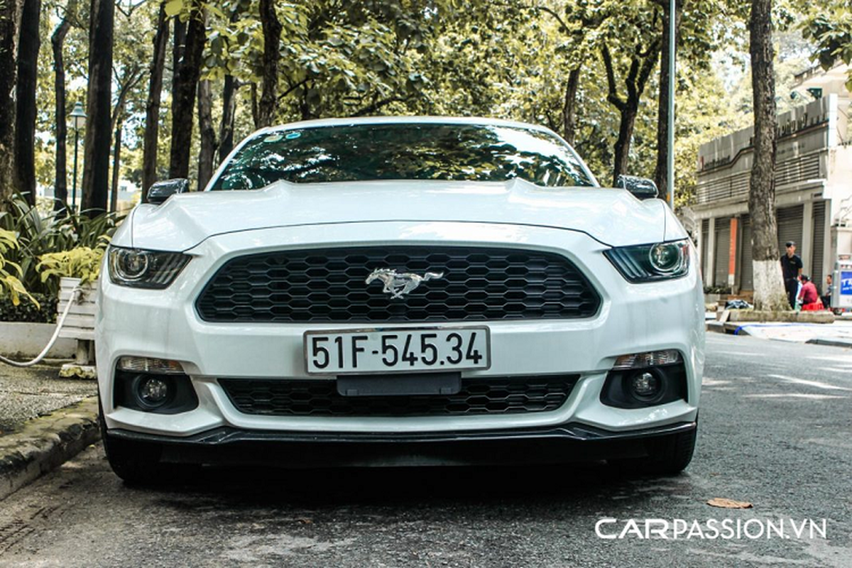 Co nen mua xe Ford Mustang tam 2 ty dong tai Viet Nam?-Hinh-7