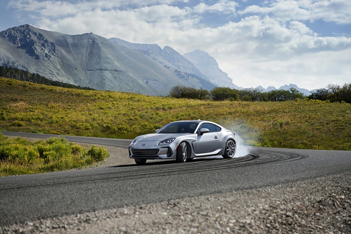 Subaru BRZ 2022 vua ra mat, duoc nang cap nhung gi?