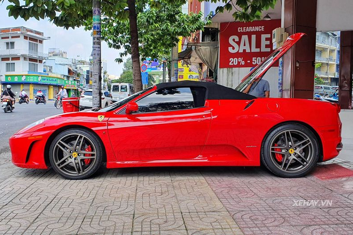 Rao ban sieu xe Ferrari F430 Spider tung cua “Dung mat sat“-Hinh-5