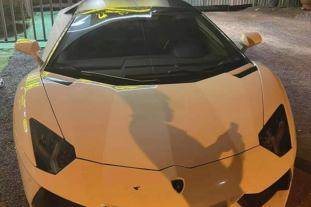 Lamborghini Aventador Roadster hon 37 ty cua dai gia Binh Phuoc?