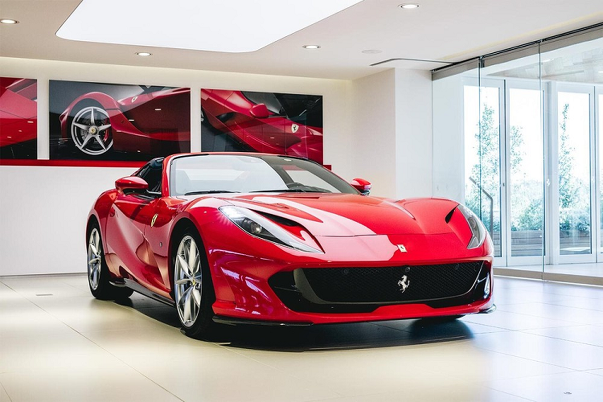 Sieu xe Ferrari 812 GTS mui tran, trieu do sap ve Viet Nam?-Hinh-2