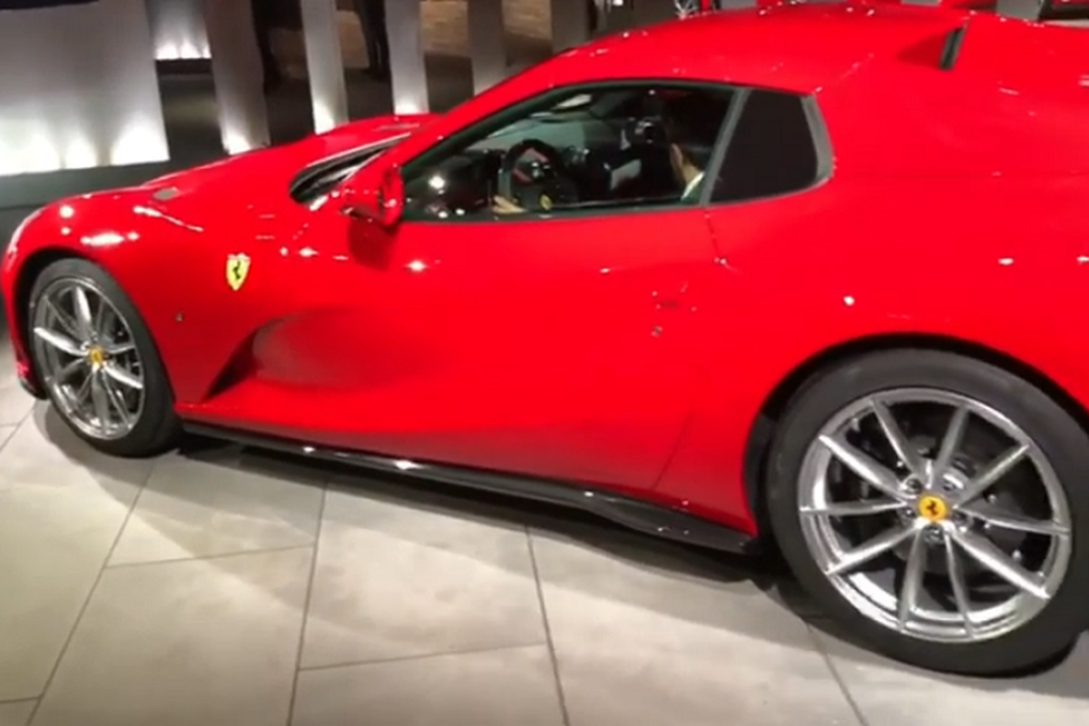 Sieu xe Ferrari 812 GTS mui tran, trieu do sap ve Viet Nam?-Hinh-4