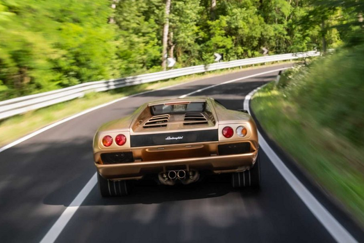 Sieu xe dinh dam Lamborghini Diablo, buoc sang tuoi 