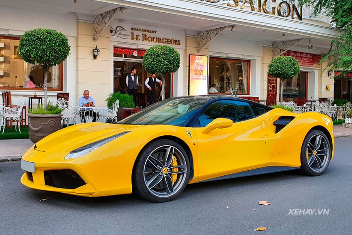 Sieu xe Ferrari 488 GTB cua dan choi 