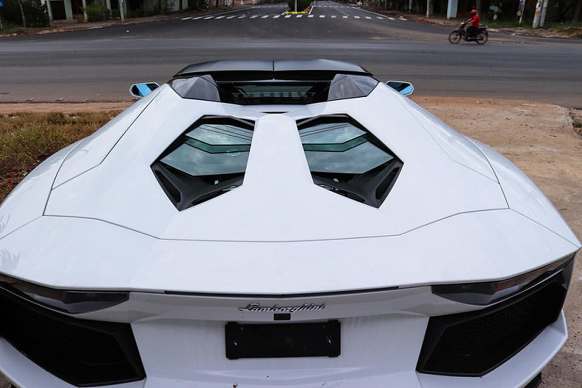 Sieu xe Lamborghini Aventador Roadster hon 37 ty tai Binh Phuoc-Hinh-4