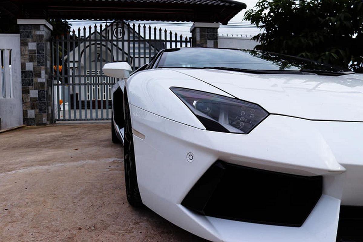 Sieu xe Lamborghini Aventador Roadster hon 37 ty tai Binh Phuoc-Hinh-6