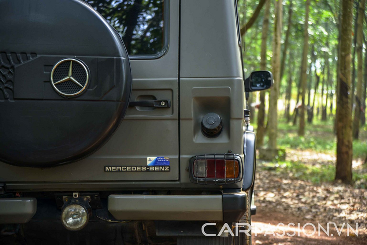 Chi tiet Mercedes-Benz G-Class 24 tuoi, 