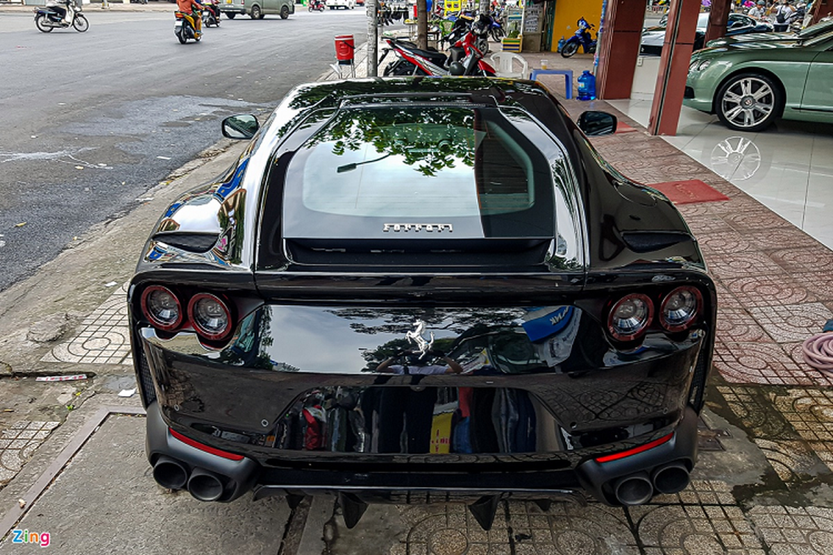 Them sieu xe Ferrari 812 Superfast trieu do ve Viet Nam-Hinh-8