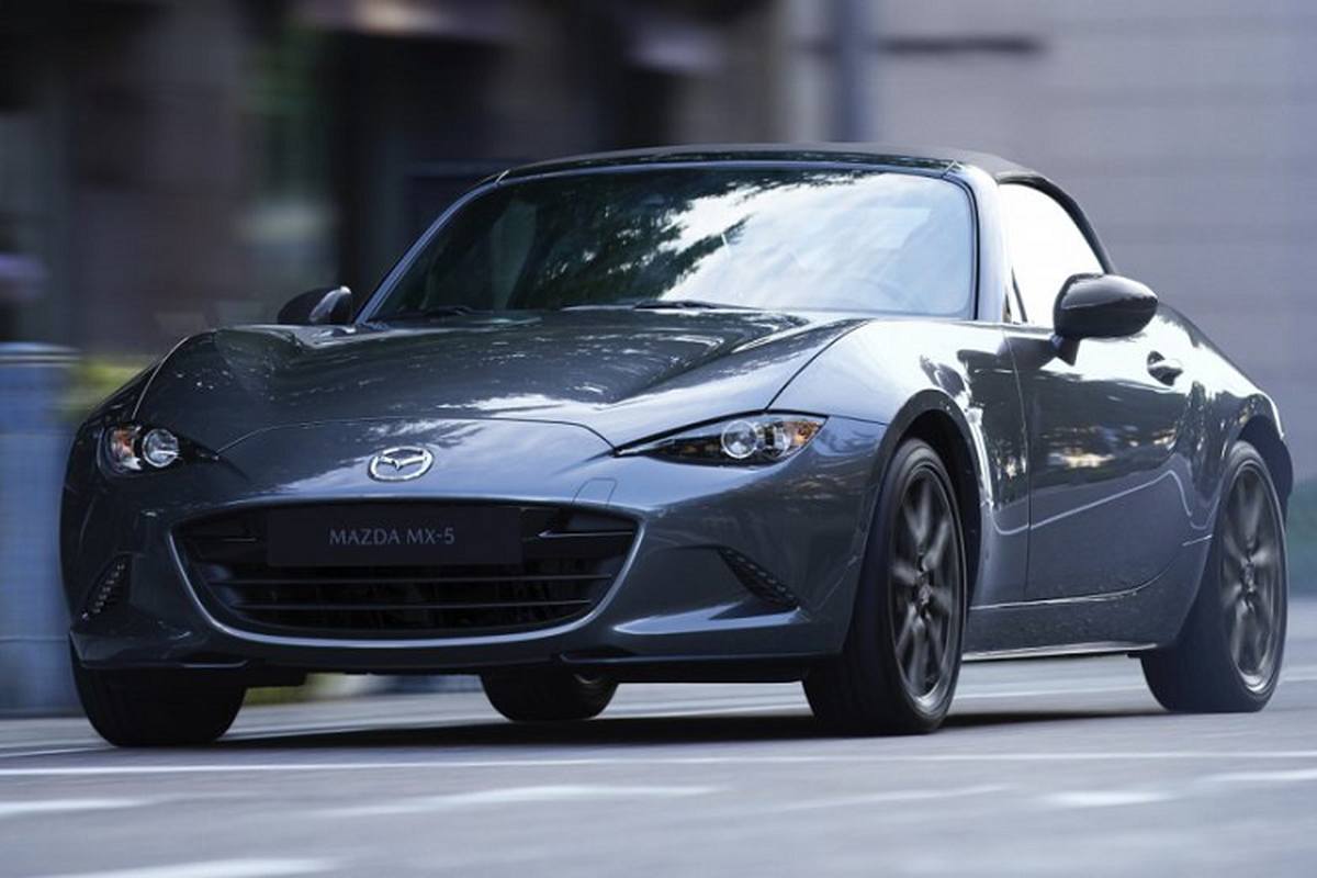 Mazda MX-5 Miata 2021 tu 26.380 USD, nang cap nhung gi?