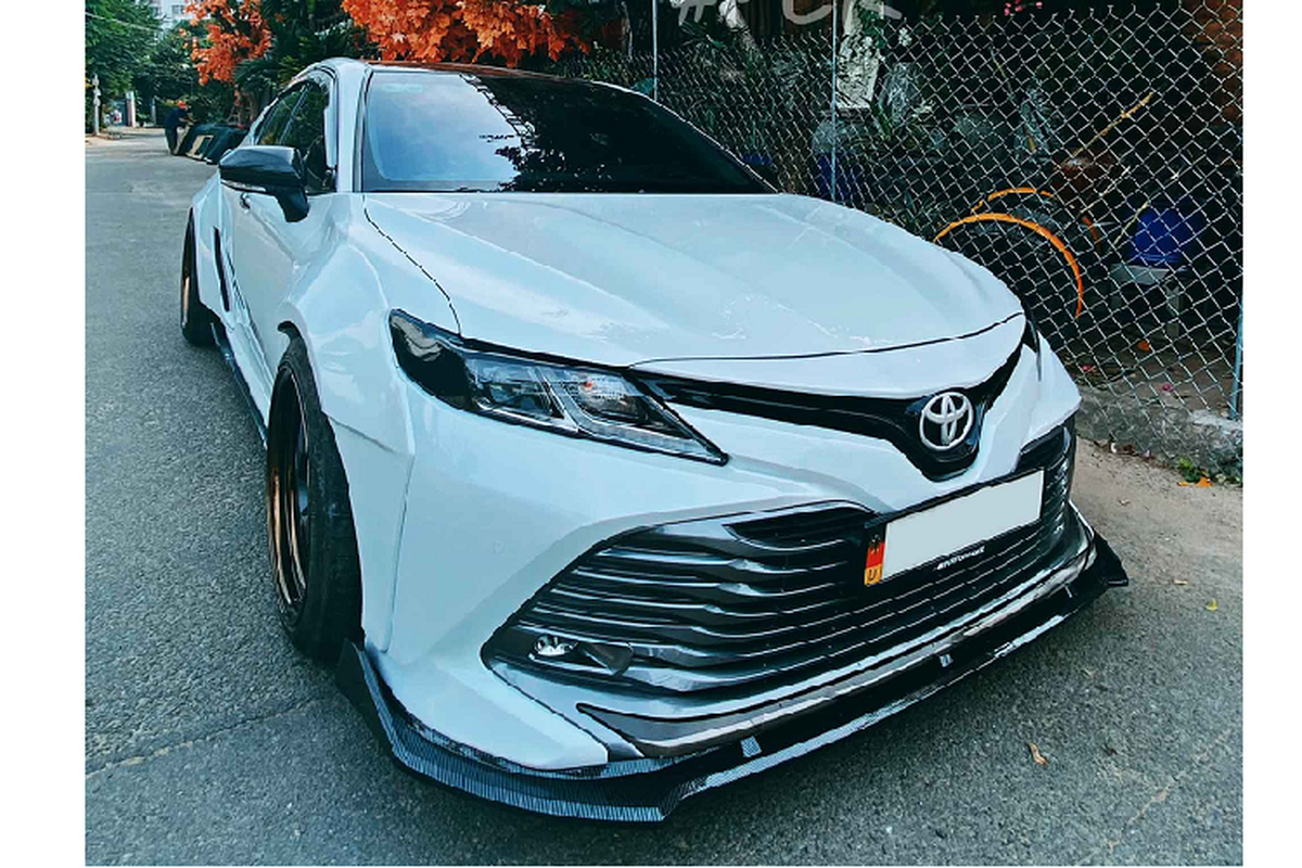 Toyota Camry 2020 do body than rong doc nhat Viet Nam-Hinh-7