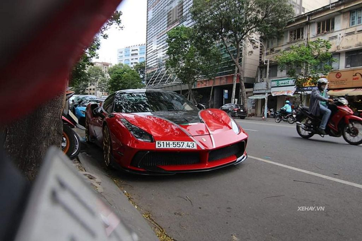 Ly lich Ferrari 488 GTB va Lamborghini Aventador SV khung o SG-Hinh-3