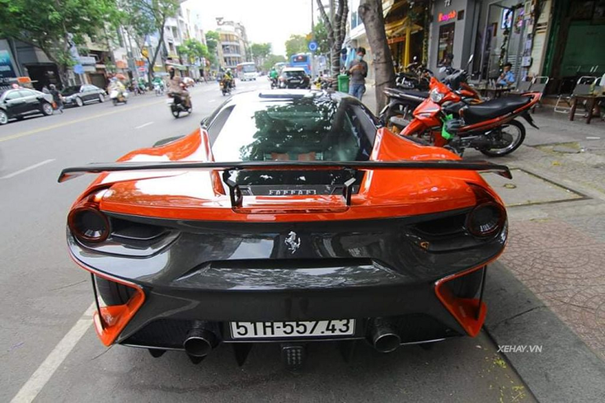 Ly lich Ferrari 488 GTB va Lamborghini Aventador SV khung o SG-Hinh-6