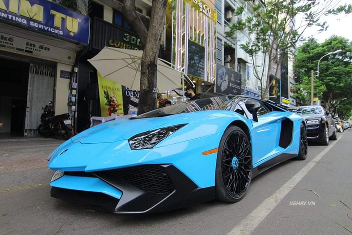 Ly lich Ferrari 488 GTB va Lamborghini Aventador SV khung o SG-Hinh-8