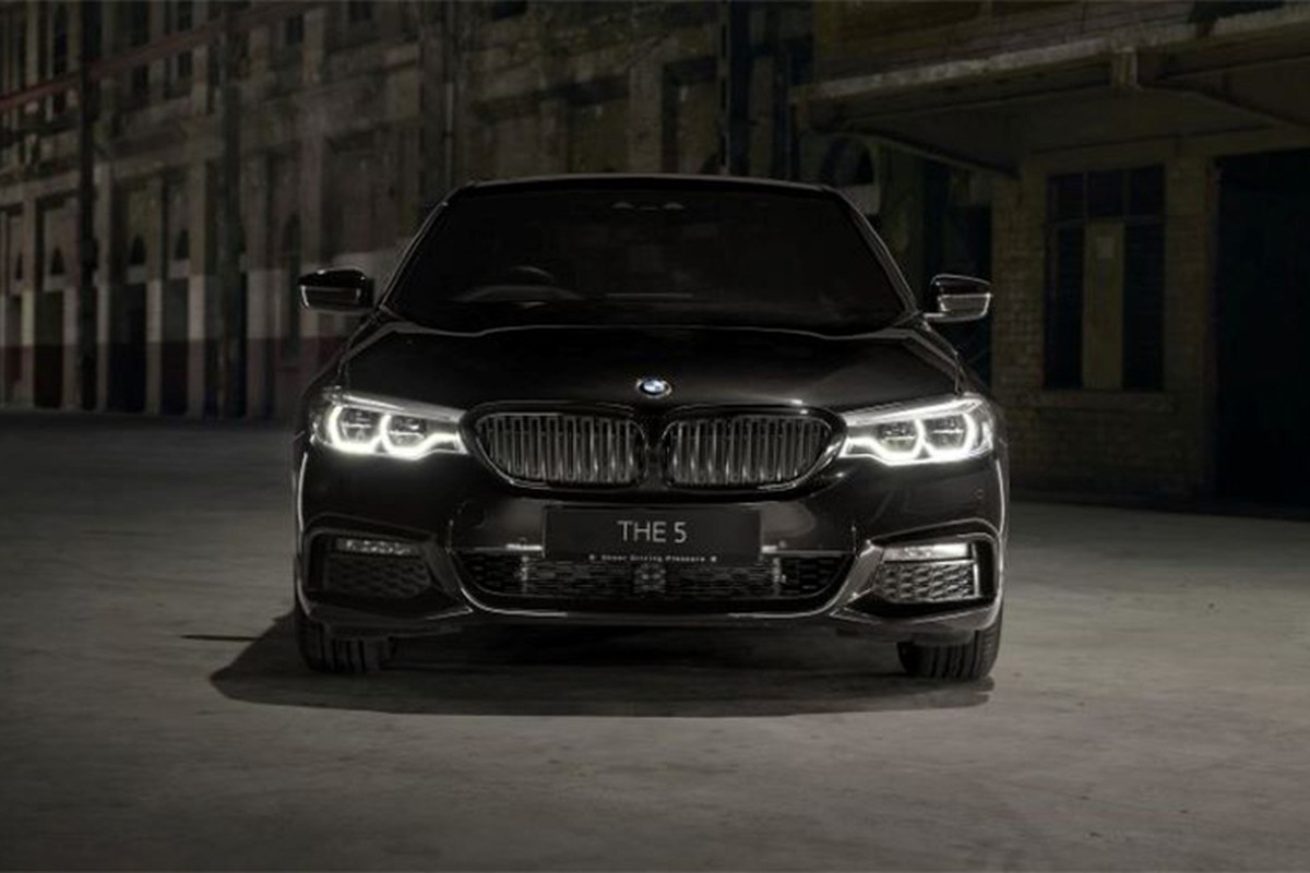 Chi tiet BMW 530i M Sport Dark Shadow Edition gan 97.000 USD