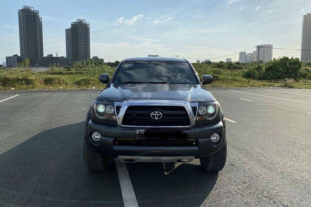 Can canh Toyota Tacoma 