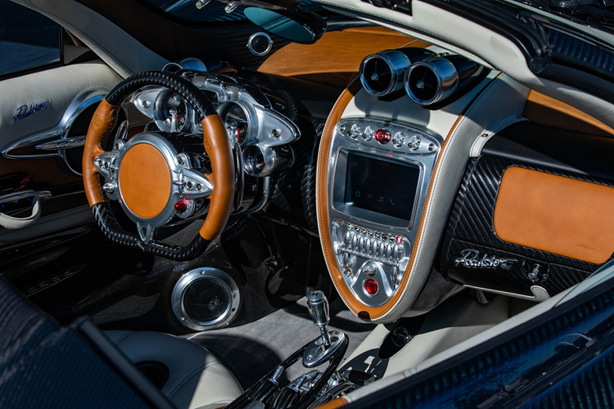 Pagani Huayra Roadster 