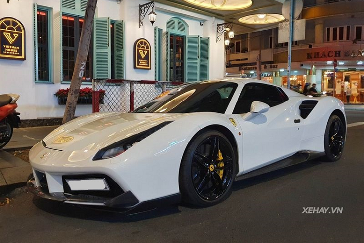 Cham mat Ferrari 488 Spider Novitec Rosso hon 19 ty tai Sai Gon